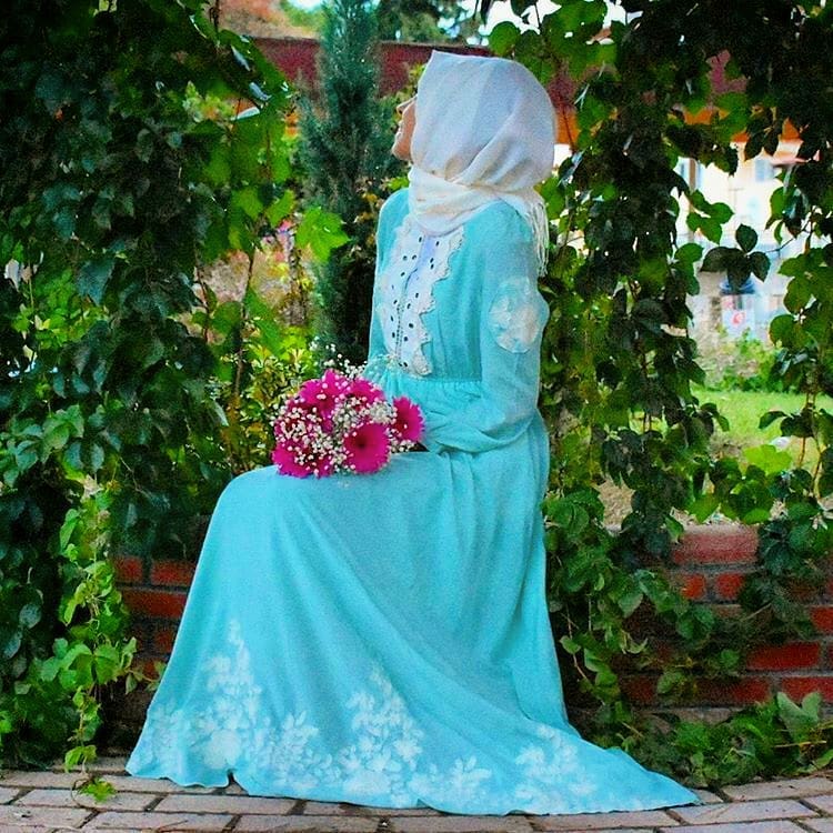 لباس رنگی برای زنان, لباس زنانه رنگ روشن, لباس رنگ روشن برای زنان از منظر اسلام
